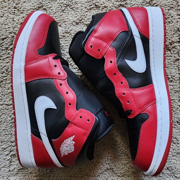 Air Jordan 1 Mid Gym Red Black White Pre-Owned Sz 12 - Picture 1 of 8